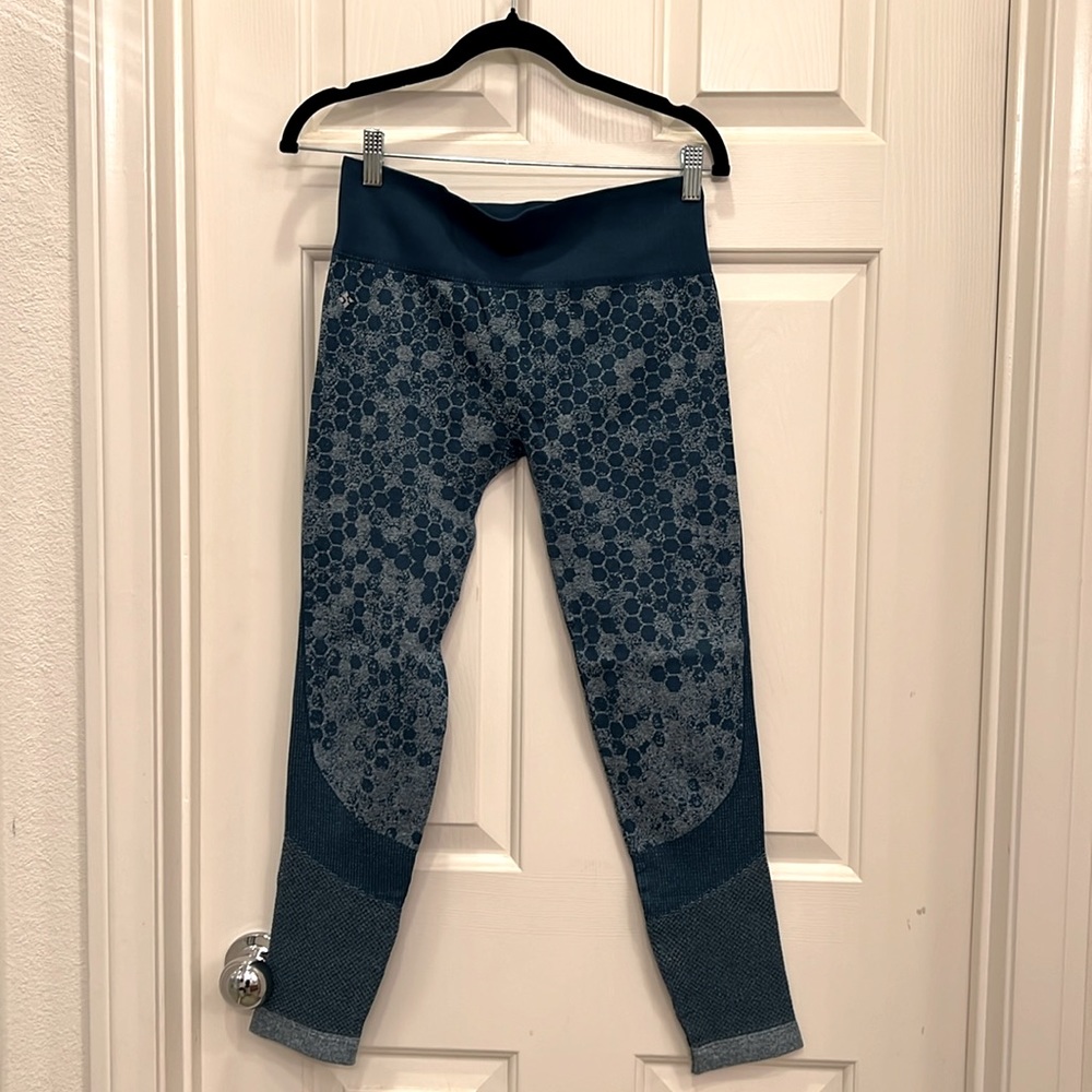 Nux yoga pants, Caribbean blue, honeycomb pattern, size Medium, gently used
